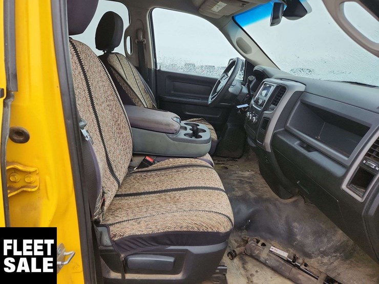 2019-ram-1500-classic-image-17