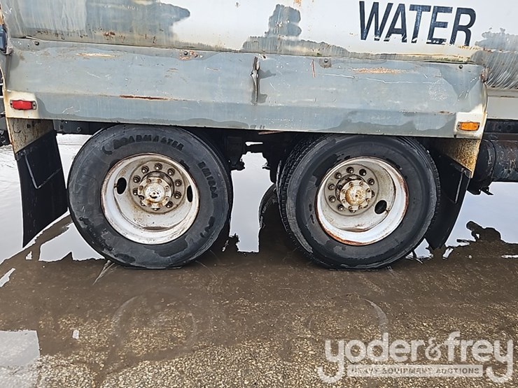 2005-international-8600-image-8