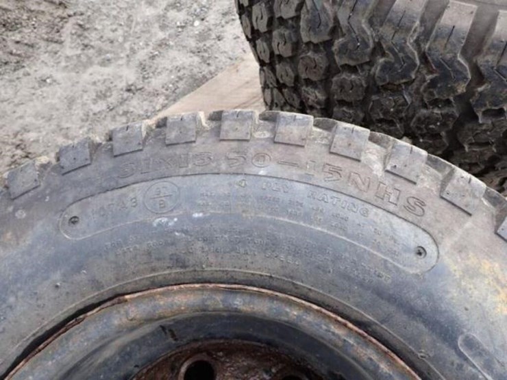 qty-of-(4)-goodyear-31x13.50-15-tire(s)-&-rim(s)-image-6