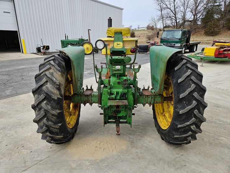 1965-john-deere-2010-image-4