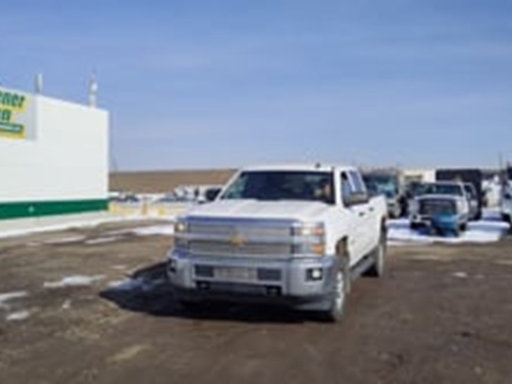 2015-chevrolet-silverado-2500hd-image-5