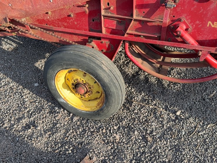 new-holland-273-image-5