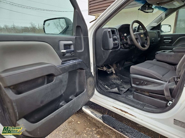 2018-chevrolet-silverado-1500-image-17