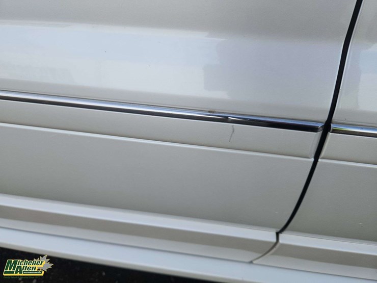 2014-gmc-acadia-denali-image-34