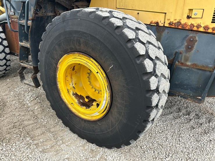 komatsu-wa380-6-image-15