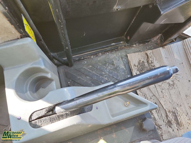 2005-caterpillar-924g-image-11