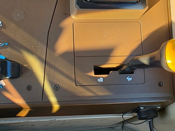 2002-john-deere-6410-image-75