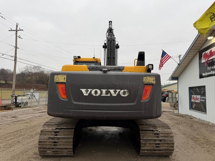 2015-volvo-ec220dlr-image-4