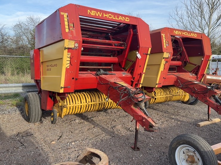 new-holland-853-image-2