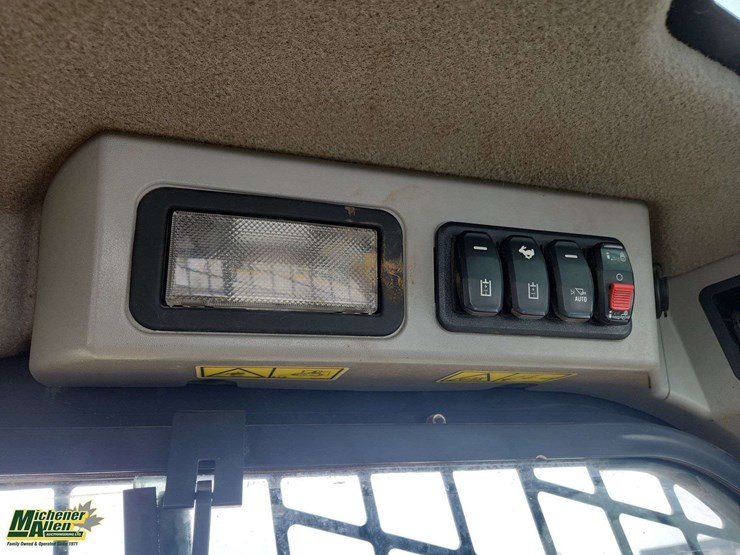 caterpillar-262d3-image-12