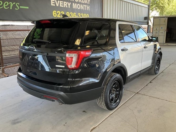 2017-ford-explorer-suv-image-7