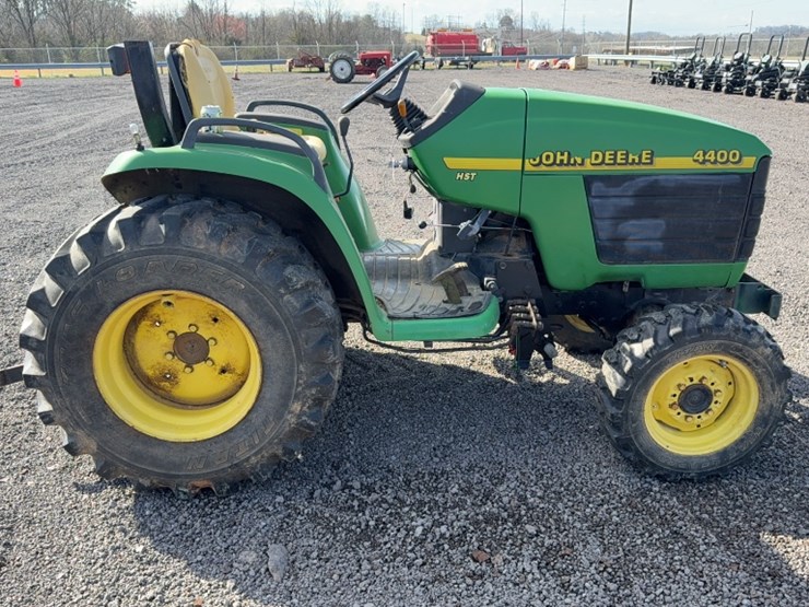 john-deere-4400-image-5