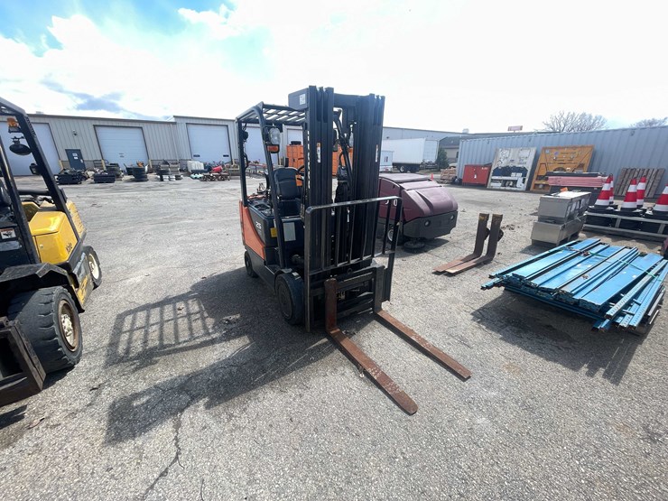 #354-•-doosan-forklift-(neenah,-wi)-image-3