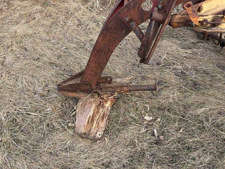 new-holland-roll-bar-rake-image-5