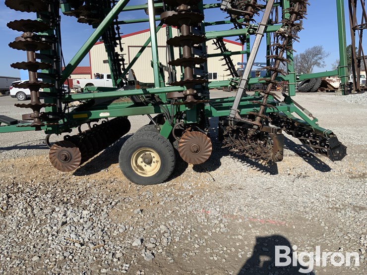 great-plains-4000tt-image-10