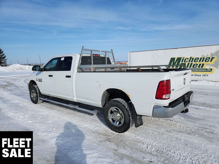 2013-dodge-3500-image-3