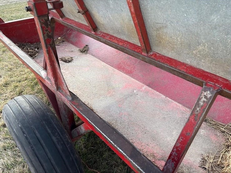 h&s-20'-tricycle-front-feeder-wagon-image-6