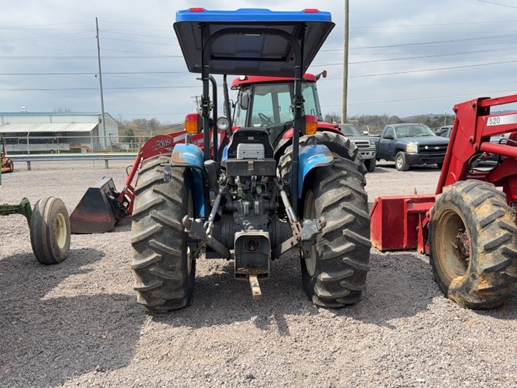 new-holland-tn70-image-10