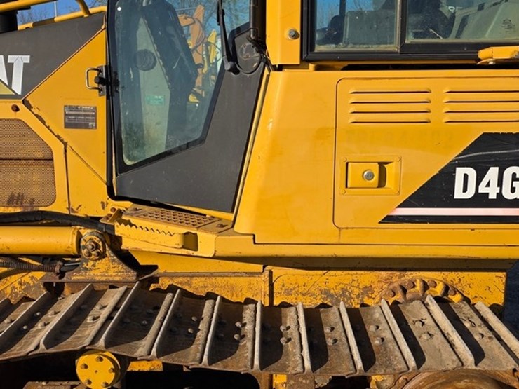 2005-caterpillar-d4g-xl-image-16