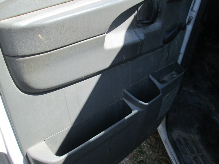 2012-chevrolet-express-g1500-image-23