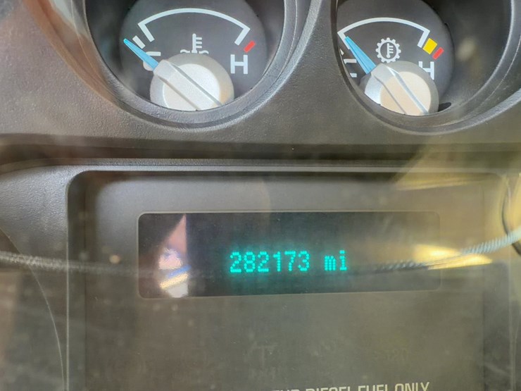 2015-ford-f250-xl-image-24