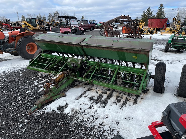 #150-•-oliver-64-grain-drill-(mason,-wi)-image-1