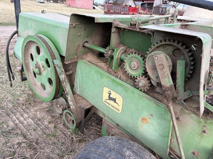 john-deere-336-image-6
