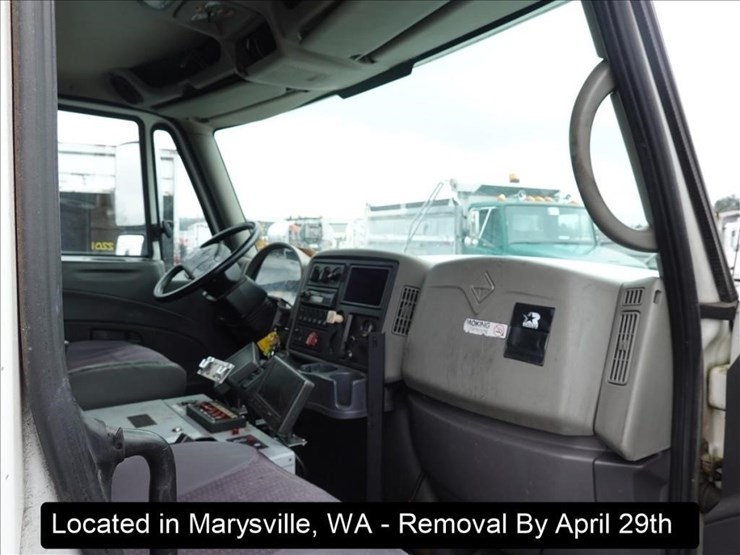 2008-international-7400-image-24