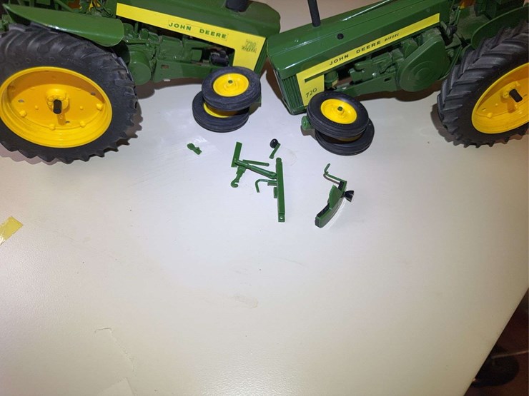 john-deere-720-image-2