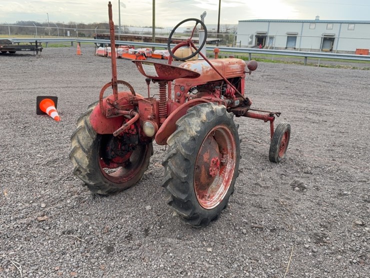 #3070-•-farmall-cab-tractor-image-9