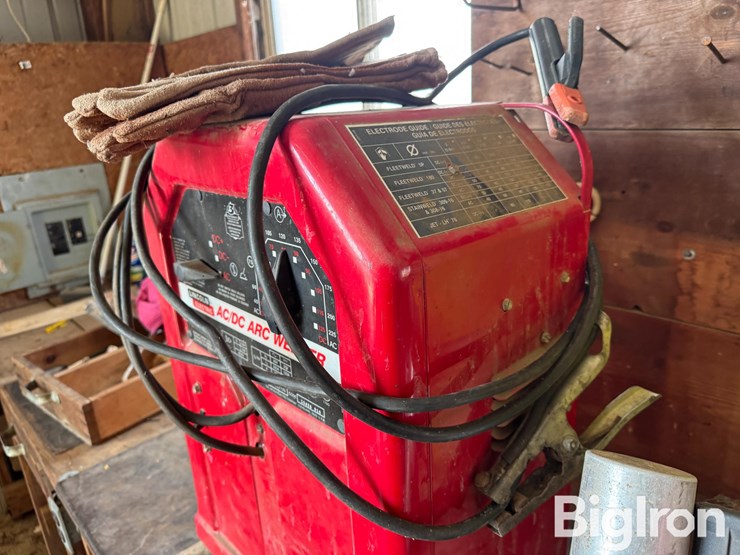 welder/charger-&-accessories-image-8