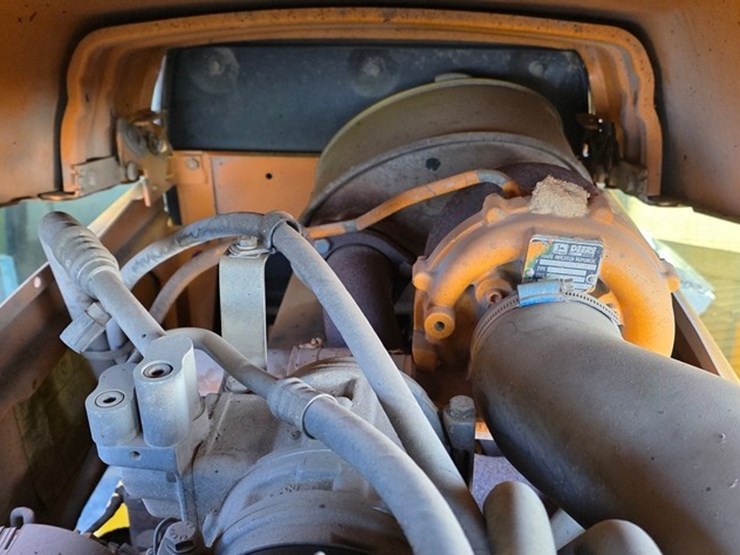 2002-john-deere-6410-image-48