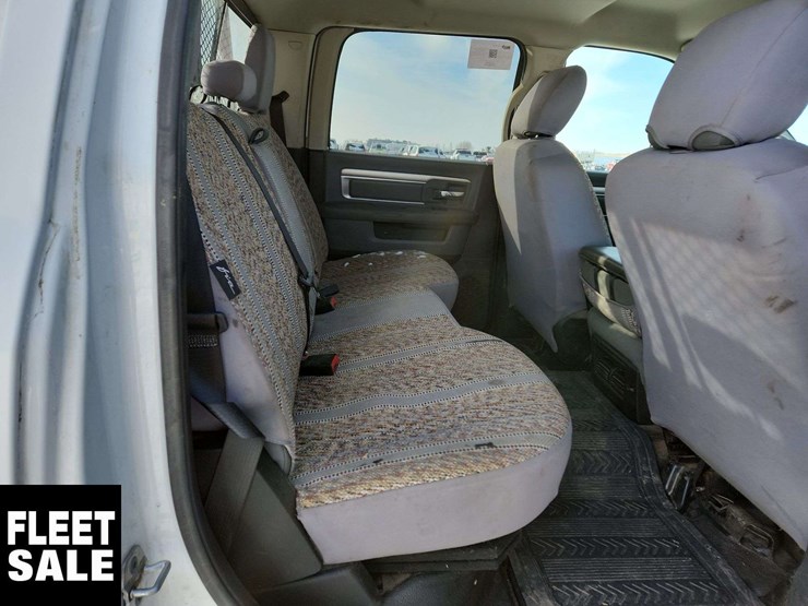 2013-dodge-3500-image-17