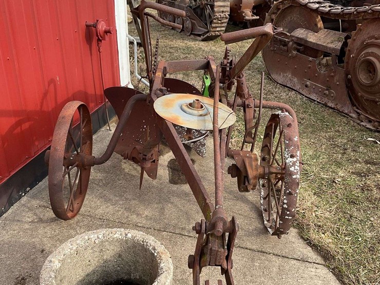 john-deere-12-image-5