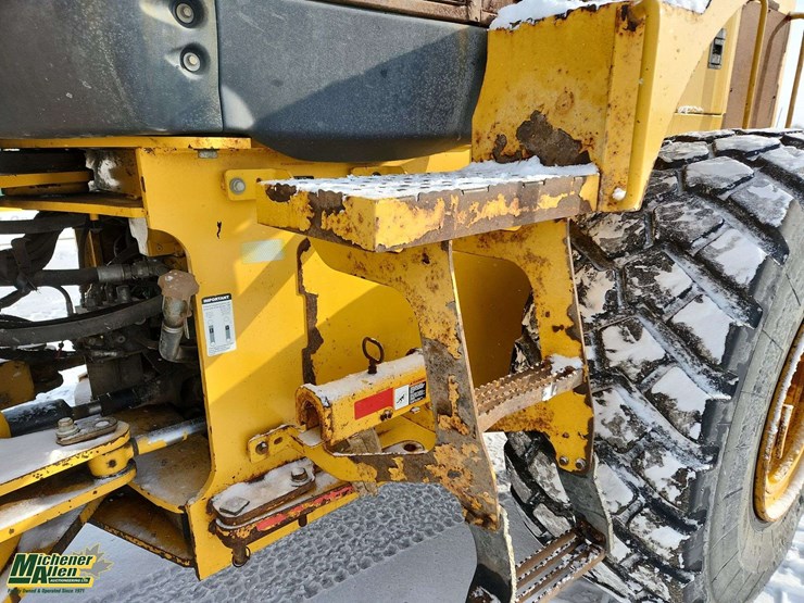 2013-deere-644k-image-30