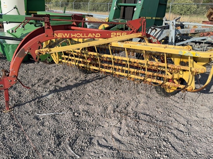 new-holland-256-image-1