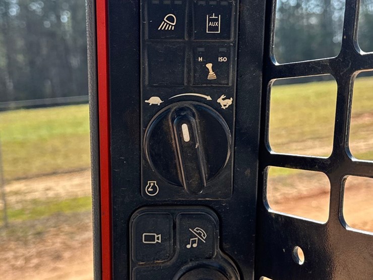 2022-bobcat-t66-image-18