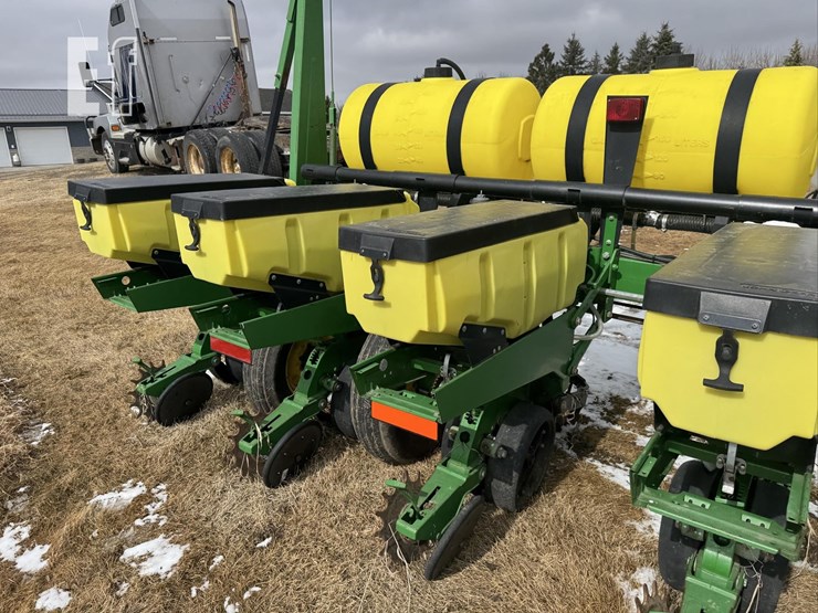 john-deere-1750-image-32