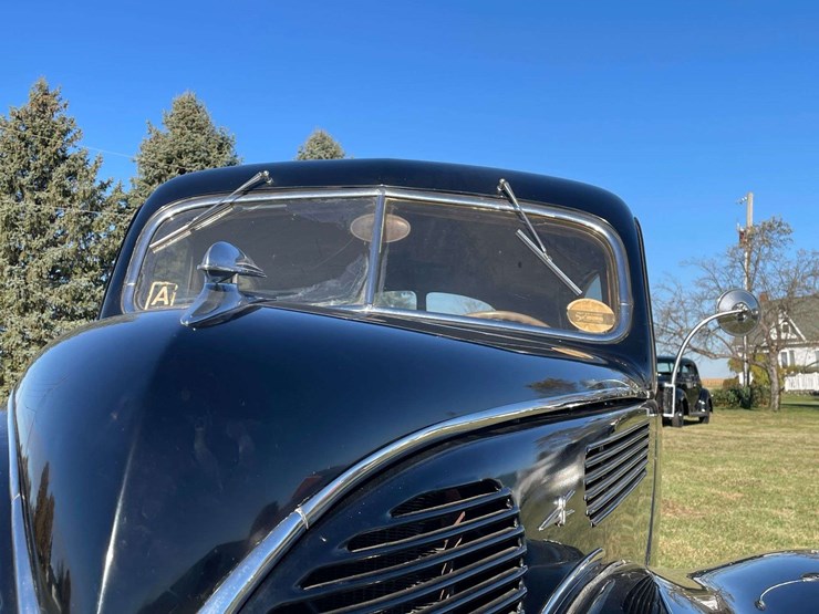 1938-ford-two-door-deluxe-sedan---original-car!-image-21