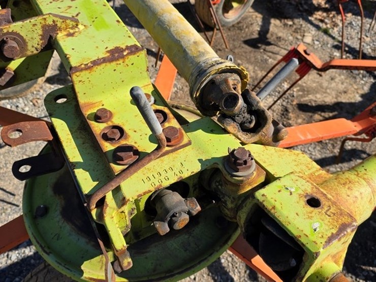 claas-volto-740-image-8