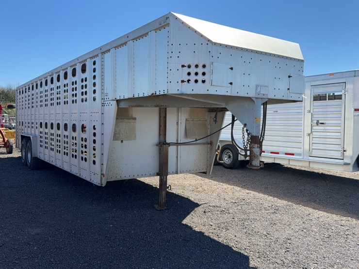 1989-wilson-livestock-trailer-image-3