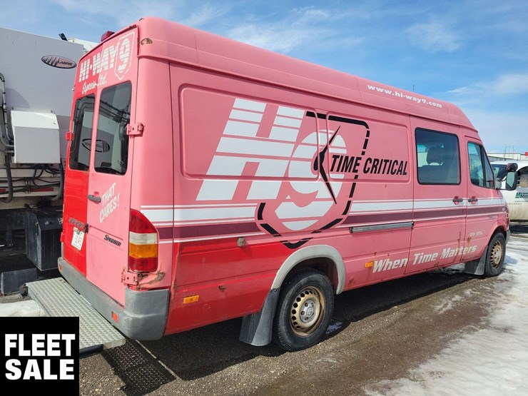 2005-dodge-sprinter-2500-image-3