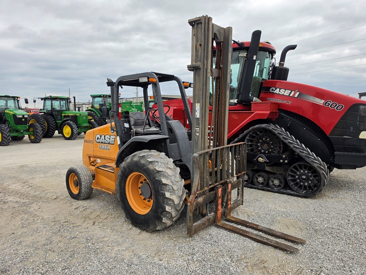 2015-case-586h-image-1