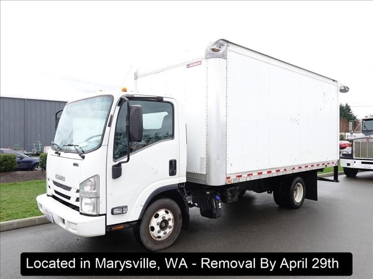 2016-isuzu-nqr-image-1