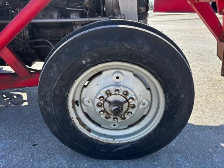 massey-ferguson-135-image-47