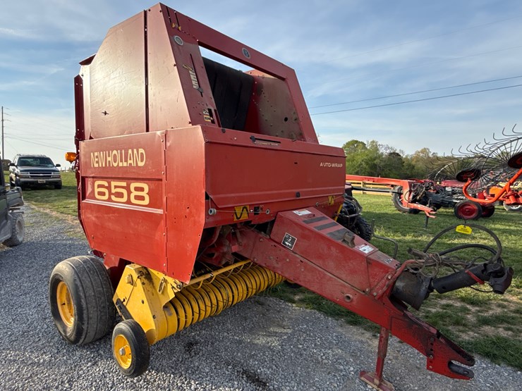 new-holland-658-image-2