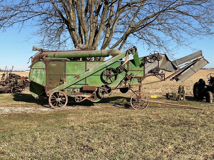john-deere-threshing-machine-with-hart-feeder-image-2
