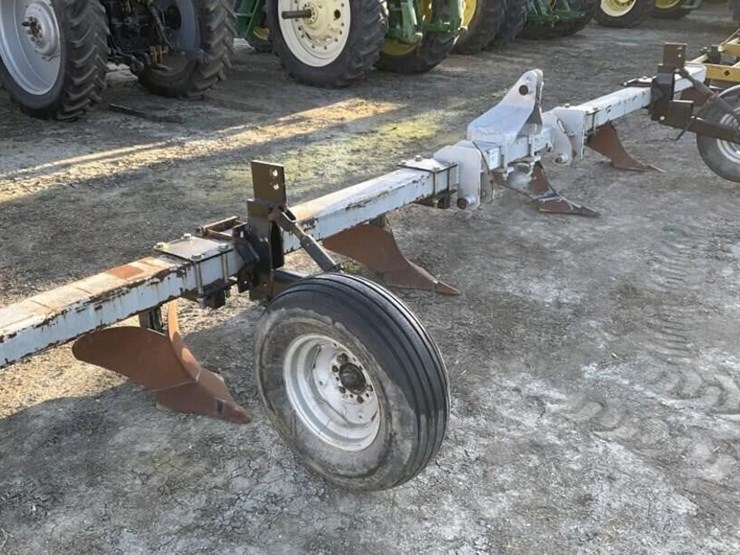 wilcox-"style"-3-pt-3-row-60"-furrow-bar-image-1