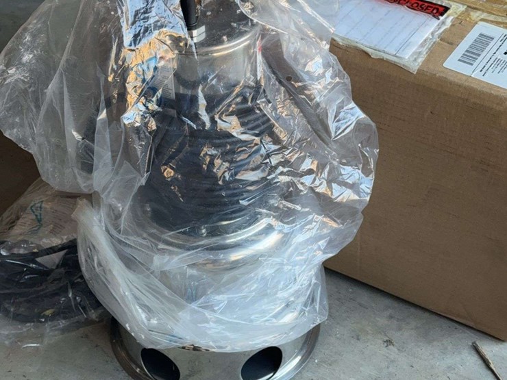 dayton-submersible-sewage-pump-image-2