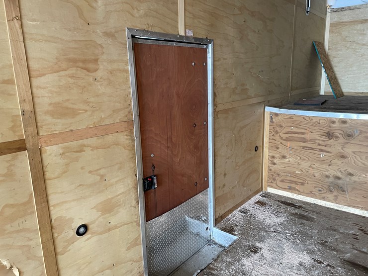 #280-•-2015-united-uxgn-8.536tr80-(3)-axle-enclosed-trailer-(has-wi.-title)-(mason,-wi)-image-51